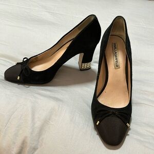 Black Suede pumps with peaks encrusted heel tips